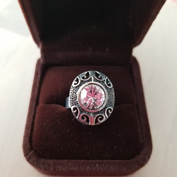 Brand New -Dazzling Swarovski Crystal Rings: The Perfect Gift for Every Occasion - Picture 15 of 16